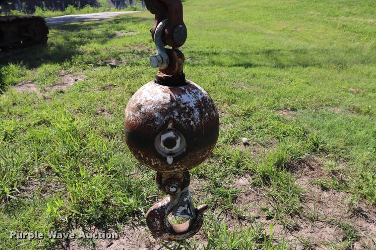 image for item L3181 1967 Manitowoc 4000W crane