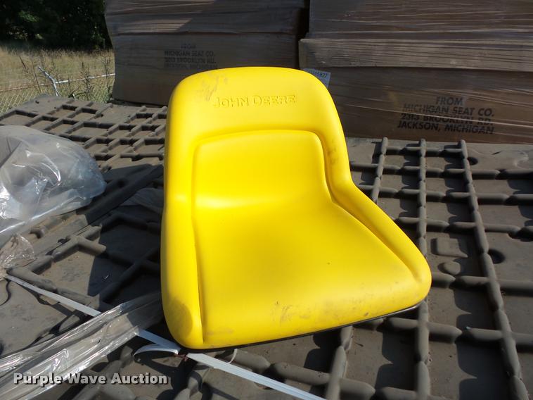 image for item BV9082 John Deere seats