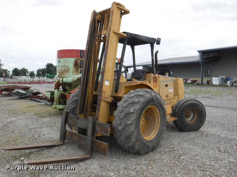image for item DA2290 2001 John Deere 482C forklift