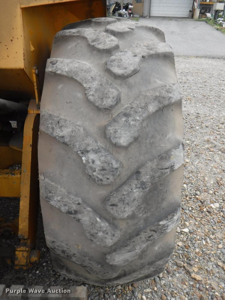 image for item DA2290 2001 John Deere 482C forklift