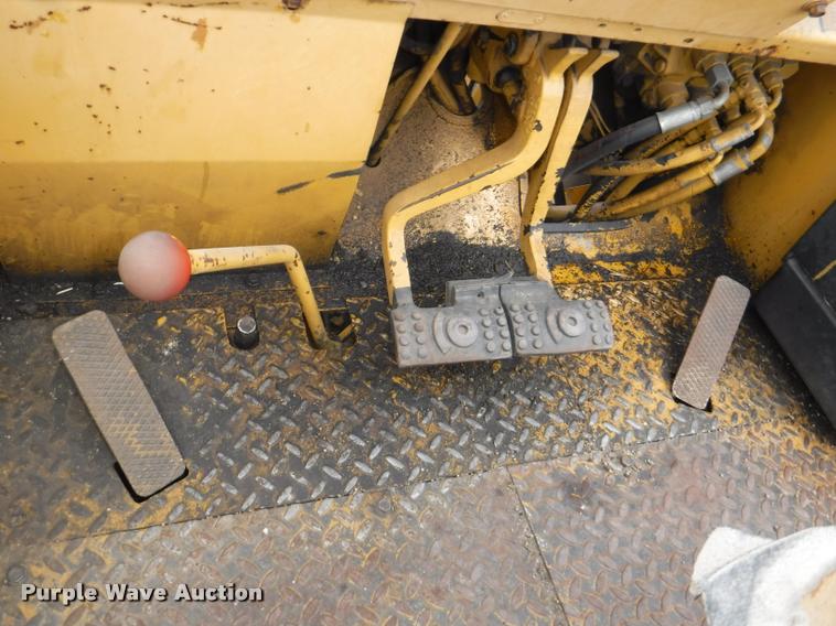 image for item DA2290 2001 John Deere 482C forklift