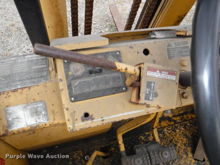 image for item DA2290 2001 John Deere 482C forklift