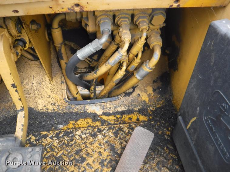 image for item DA2290 2001 John Deere 482C forklift