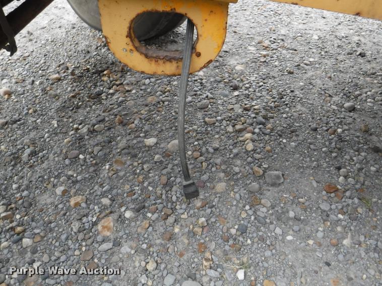 image for item DA2290 2001 John Deere 482C forklift