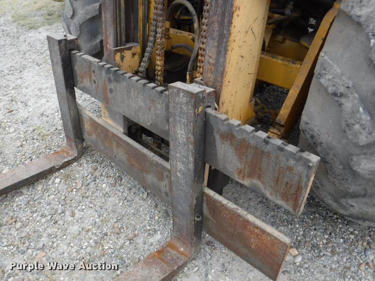 image for item DA2290 2001 John Deere 482C forklift