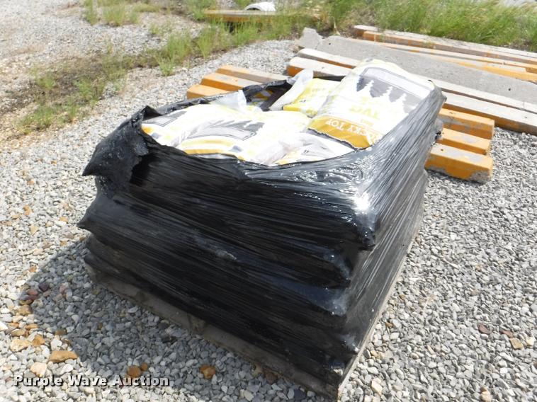 image for item DA2314 (2) pallets of lava rock
