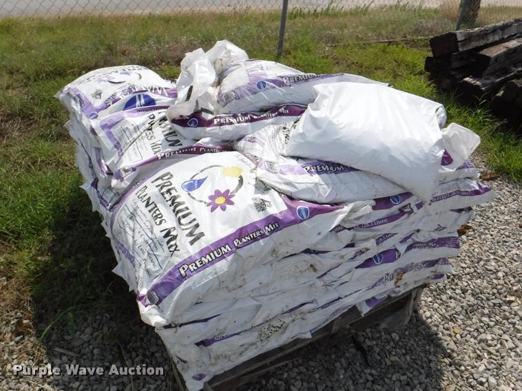 image for item DA2314 (2) pallets of lava rock