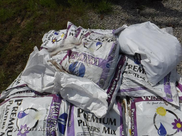 image for item DA2314 (2) pallets of lava rock