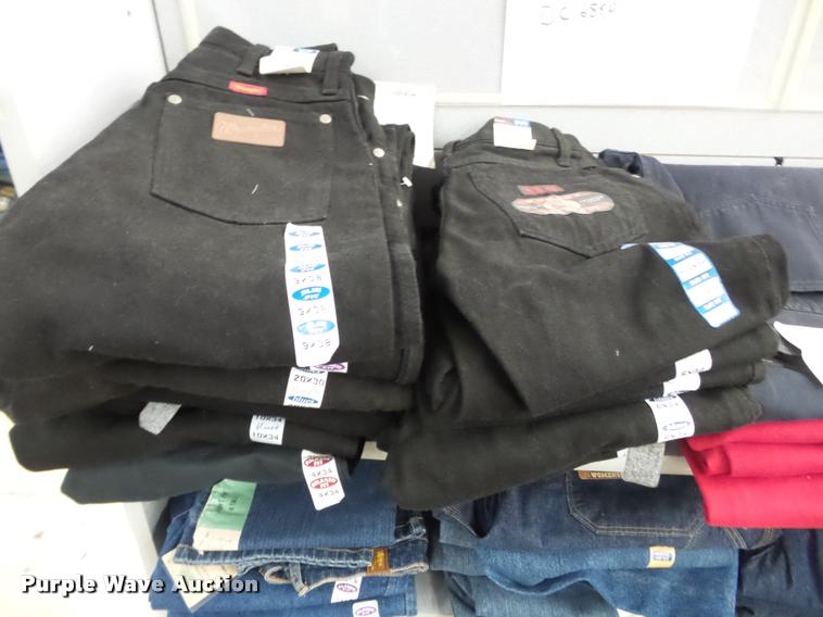 image for item DC6850 Approx 208 pair of womens jeans
