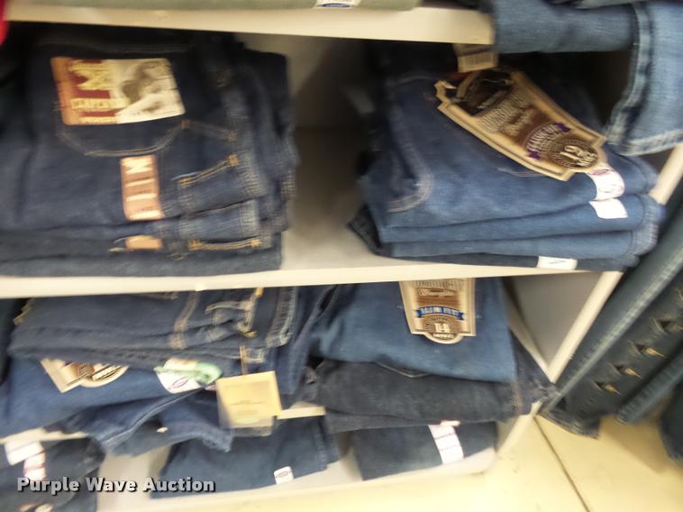 image for item DC6850 Approx 208 pair of womens jeans