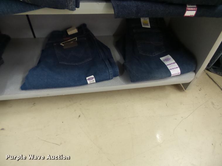 image for item DC6850 Approx 208 pair of womens jeans