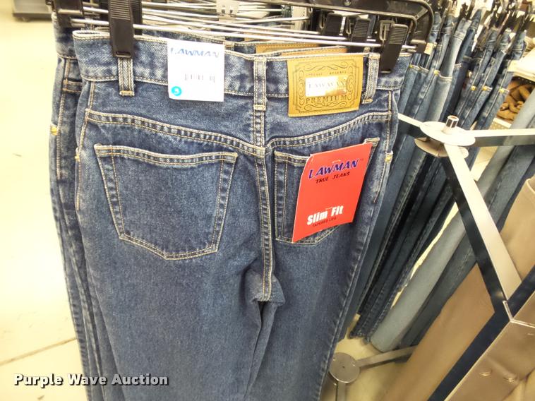 image for item DC6850 Approx 208 pair of womens jeans