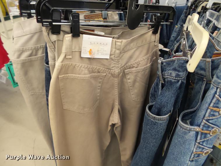 image for item DC6850 Approx 208 pair of womens jeans