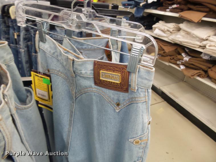 image for item DC6850 Approx 208 pair of womens jeans