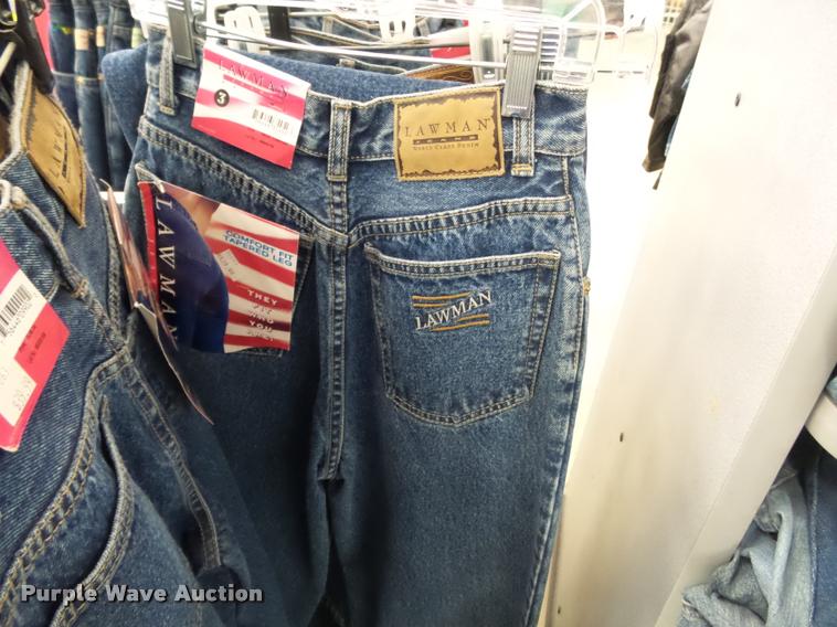 image for item DC6850 Approx 208 pair of womens jeans