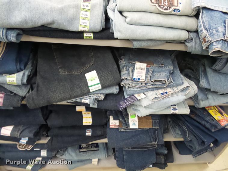 image for item DC6850 Approx 208 pair of womens jeans