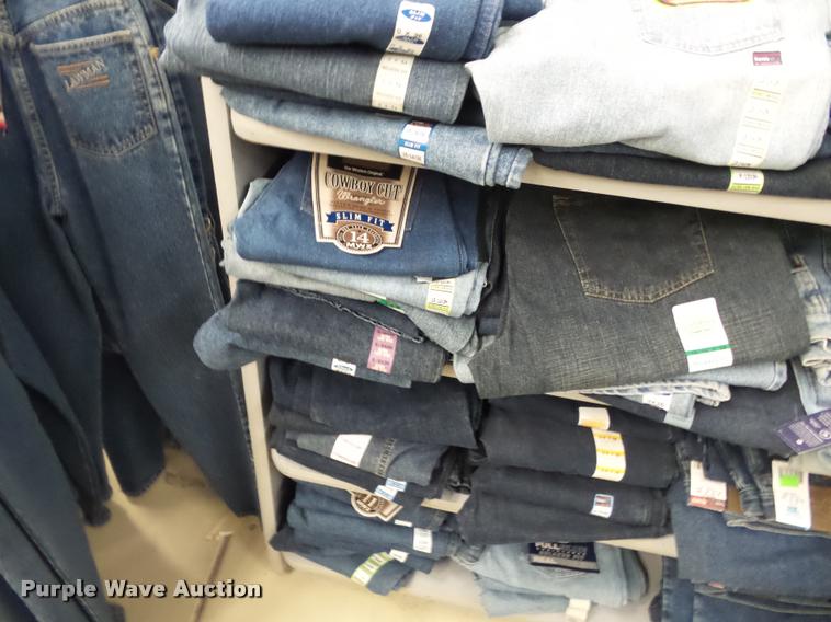 image for item DC6850 Approx 208 pair of womens jeans