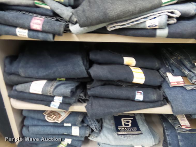 image for item DC6850 Approx 208 pair of womens jeans