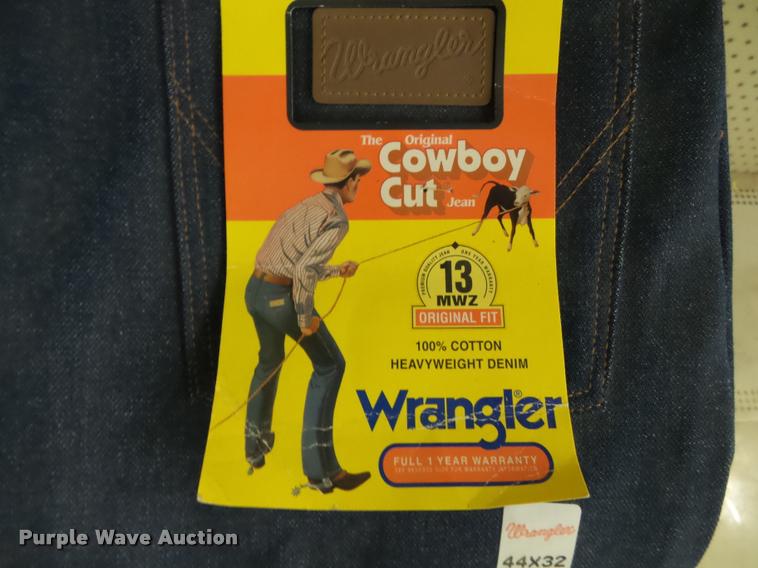 image for item DC6851 Approx 262 pairs of mens jeans, overalls, painters pants and brown duck pants