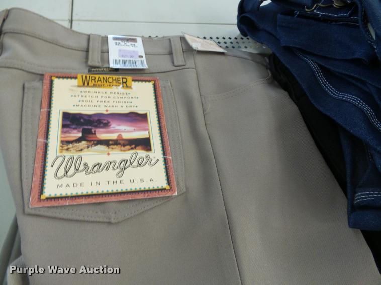 image for item DC6851 Approx 262 pairs of mens jeans, overalls, painters pants and brown duck pants