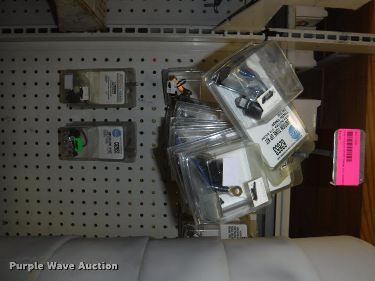 image for item DD0887 Ag equipment parts and hardware