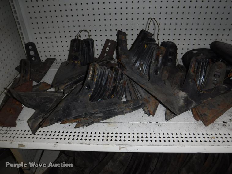 image for item DD0887 Ag equipment parts and hardware