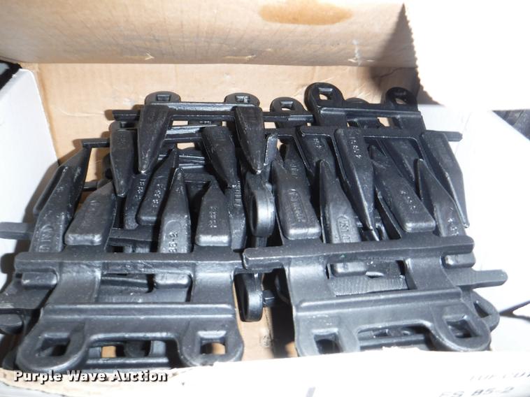 image for item DD0887 Ag equipment parts and hardware