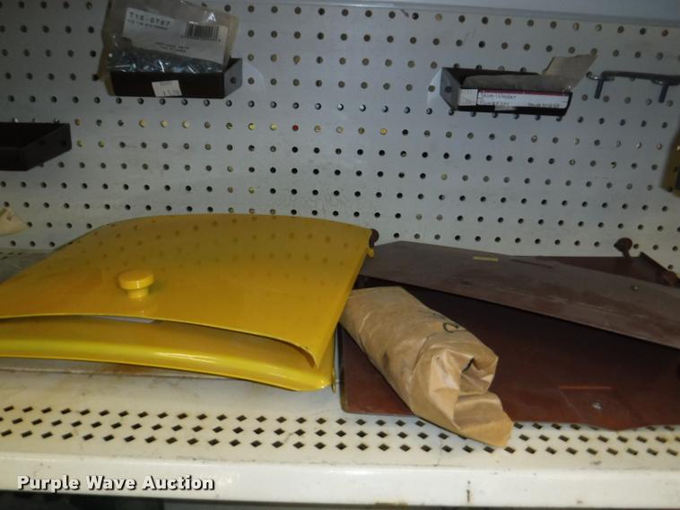 image for item DD0887 Ag equipment parts and hardware