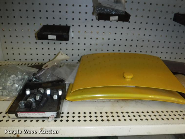 image for item DD0887 Ag equipment parts and hardware