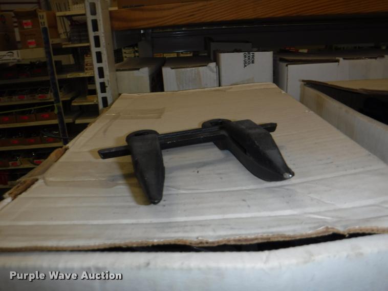 image for item DD0887 Ag equipment parts and hardware