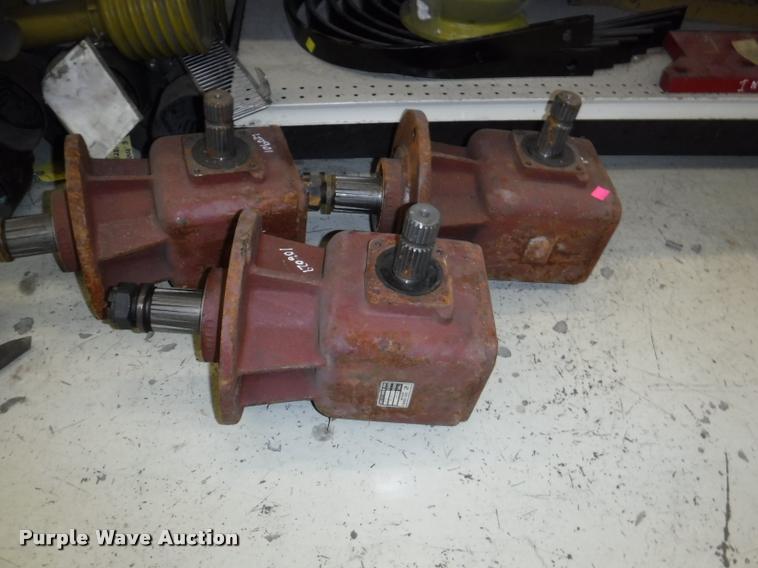 (4) Rhino mower gearboxes in Sikeston, MO Item DD0905 sold Purple Wave
