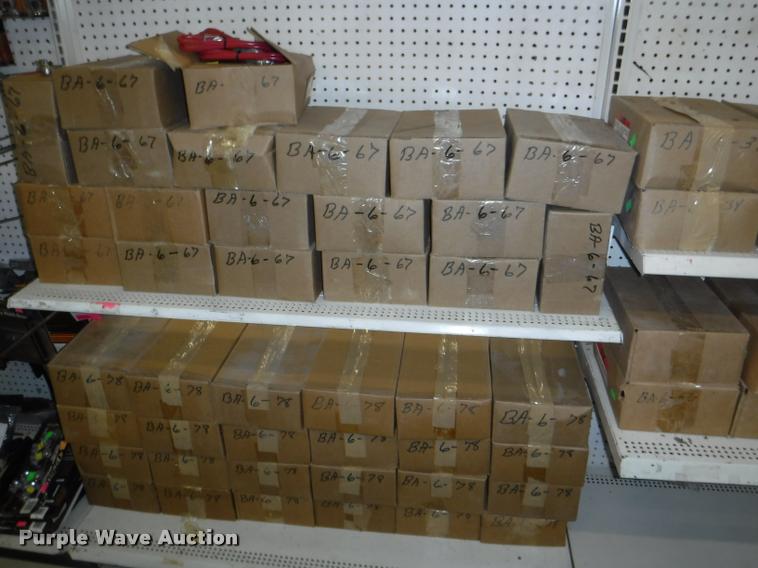 image for item DD0935 Battery center accessories