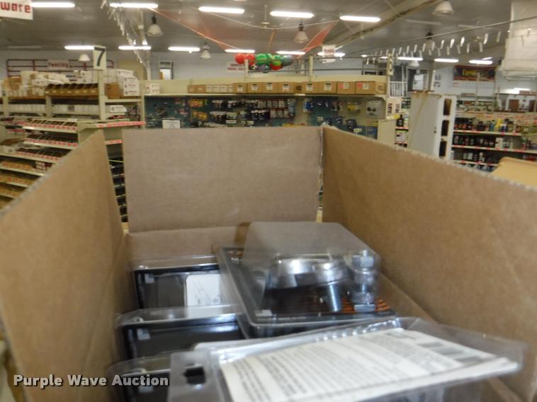 image for item DD0935 Battery center accessories