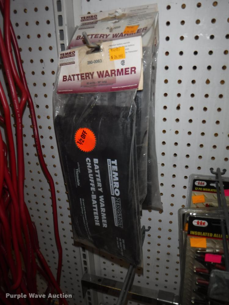 image for item DD0935 Battery center accessories