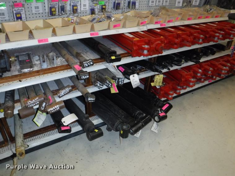 image for item DD0938 Hydraulic cylinder hardware