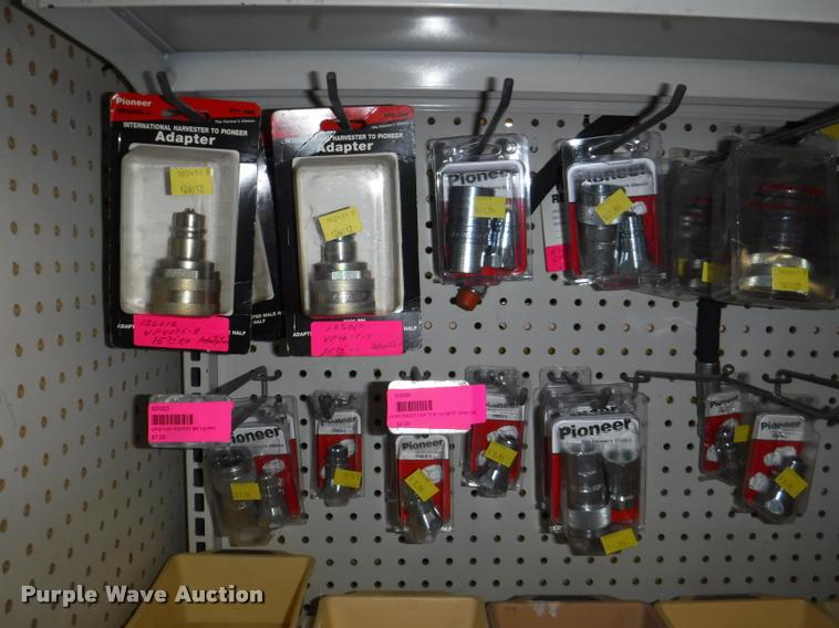 image for item DD0938 Hydraulic cylinder hardware