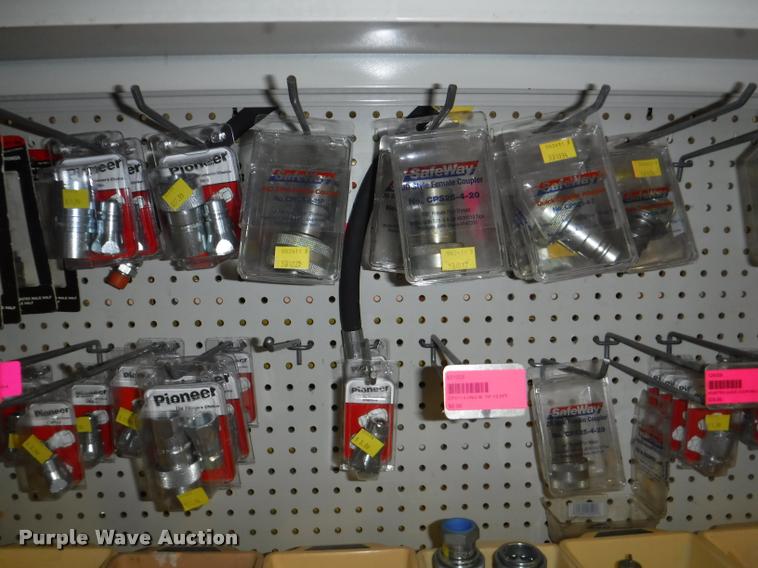 image for item DD0938 Hydraulic cylinder hardware