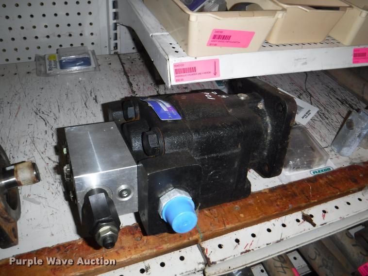 image for item DD0938 Hydraulic cylinder hardware