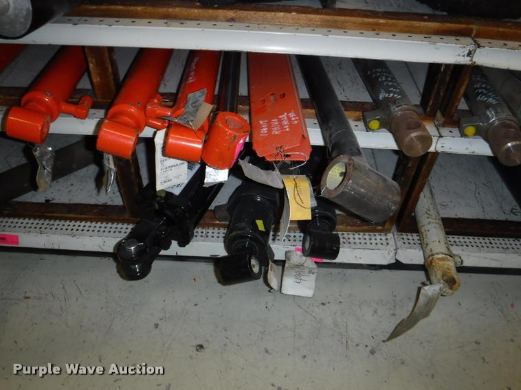 image for item DD0938 Hydraulic cylinder hardware