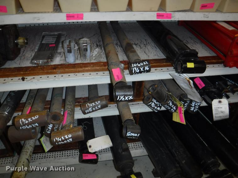 image for item DD0938 Hydraulic cylinder hardware