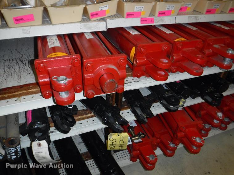 image for item DD0938 Hydraulic cylinder hardware