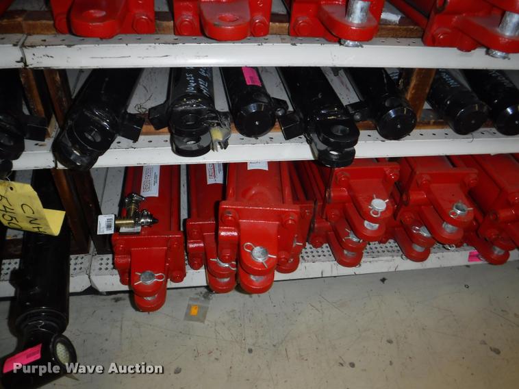 image for item DD0938 Hydraulic cylinder hardware