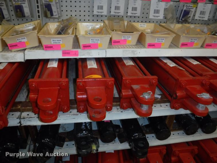 image for item DD0938 Hydraulic cylinder hardware