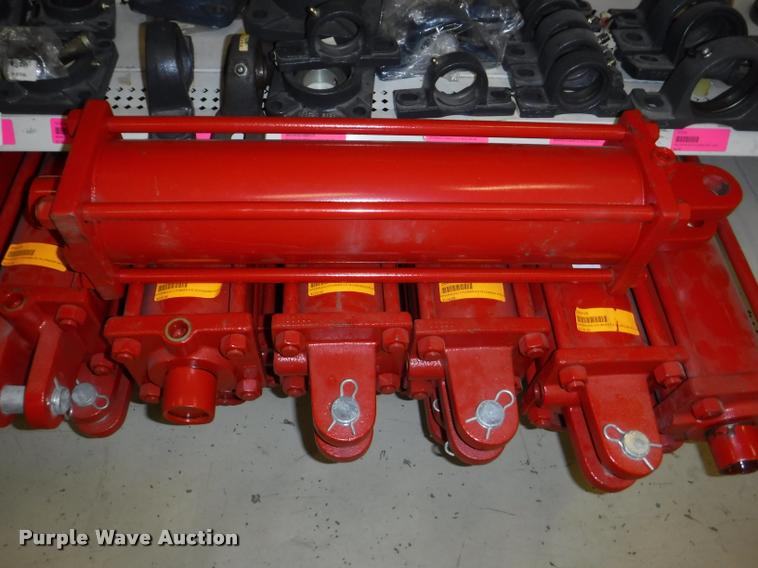 image for item DD0938 Hydraulic cylinder hardware