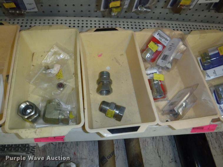 image for item DD0938 Hydraulic cylinder hardware