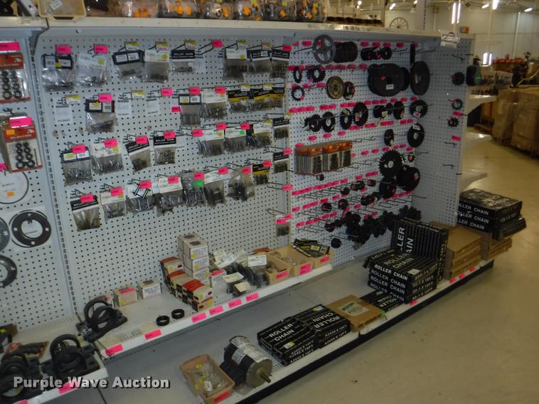 image for item DD0939 Hydraulic cylinder and roller chain hardware