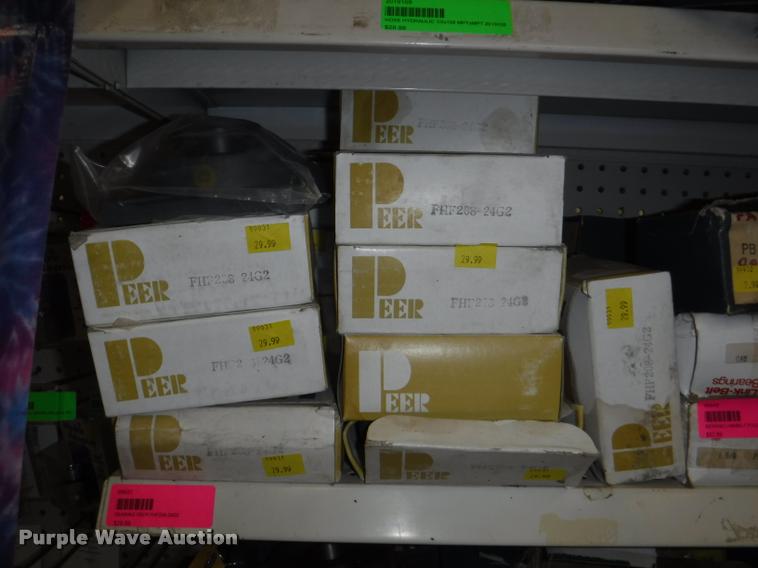 image for item DD0939 Hydraulic cylinder and roller chain hardware