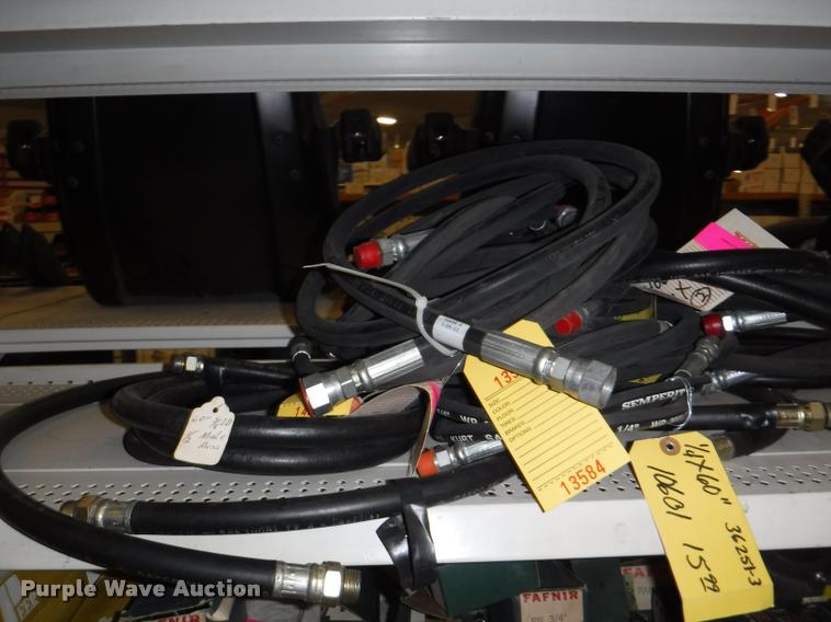 image for item DD0939 Hydraulic cylinder and roller chain hardware