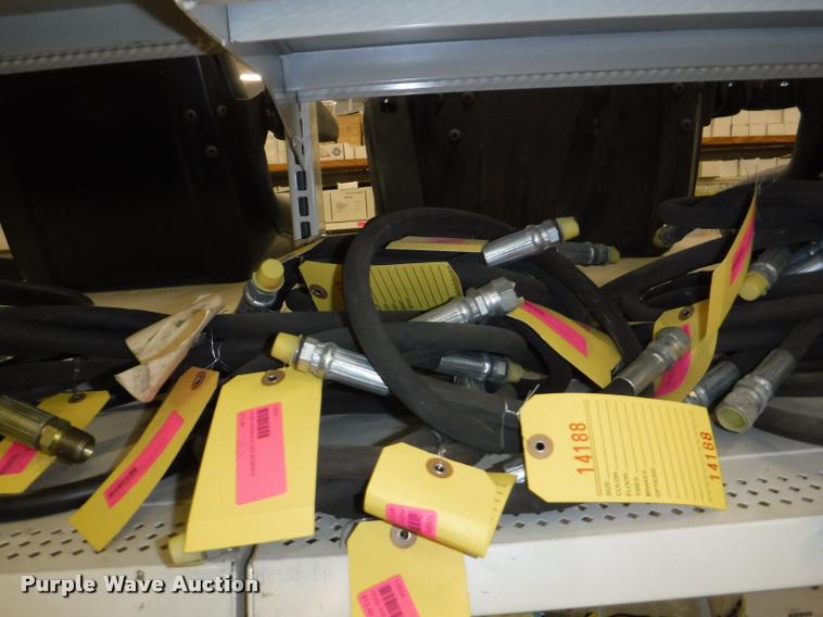 image for item DD0939 Hydraulic cylinder and roller chain hardware