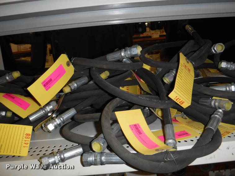 image for item DD0939 Hydraulic cylinder and roller chain hardware